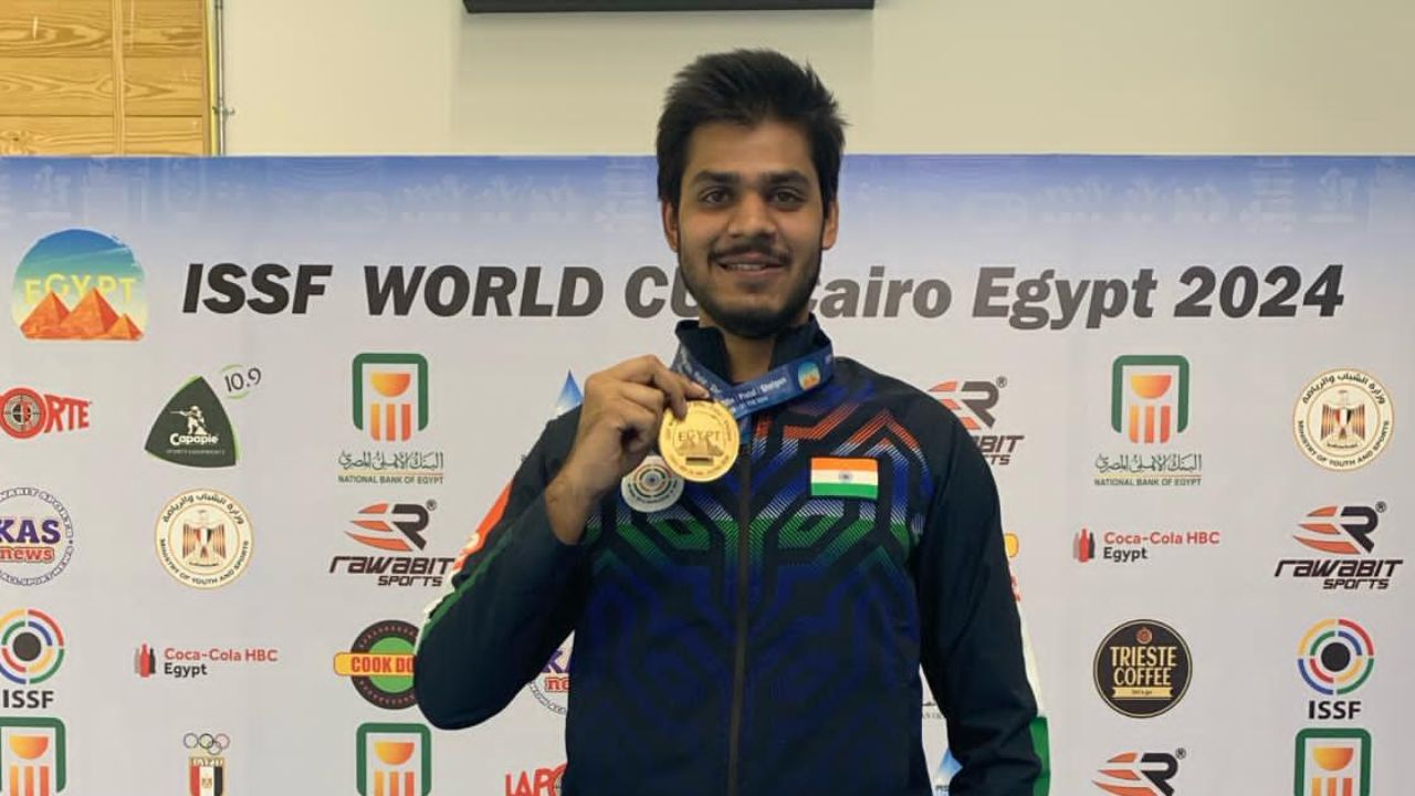 Usthadian Academy / Divyansh Singh Panwar Clinches ISSF World Cup Gold In 10m Air Rifle Event